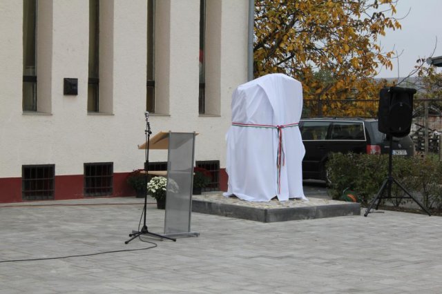 2016-1956-os megemlékezés, emlékmű átadása