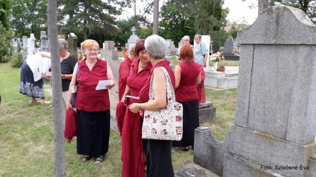 2017 Temetői harangláb és az áthelyezett keresztek megáldása