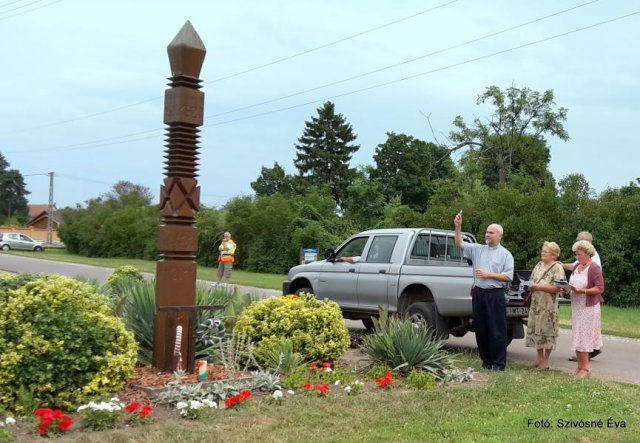 2017 Temetői harangláb és az áthelyezett keresztek megáldása