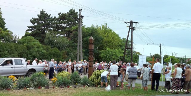 2017 Temetői harangláb és az áthelyezett keresztek megáldása