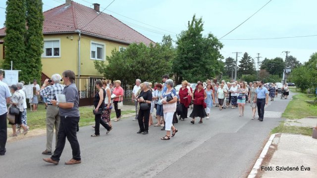 2017 Temetői harangláb és az áthelyezett keresztek megáldása