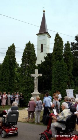 2017 Temetői harangláb és az áthelyezett keresztek megáldása