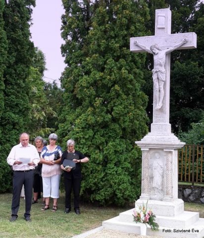 2017 Temetői harangláb és az áthelyezett keresztek megáldása