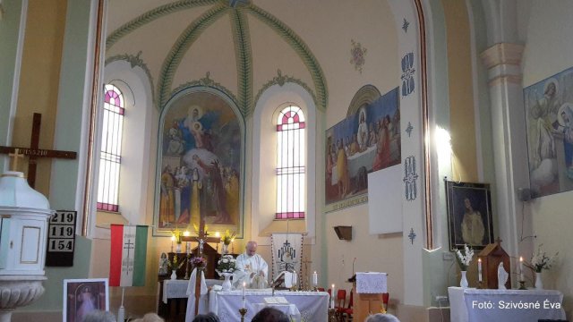 2017 Temetői harangláb és az áthelyezett keresztek megáldása