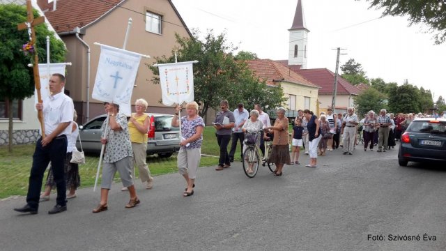 2017 Temetői harangláb és az áthelyezett keresztek megáldása