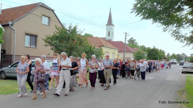 2017 Temetői harangláb és az áthelyezett keresztek megáldása