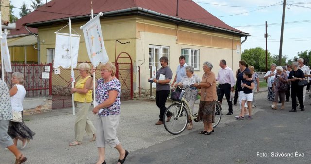 2017 Temetői harangláb és az áthelyezett keresztek megáldása
