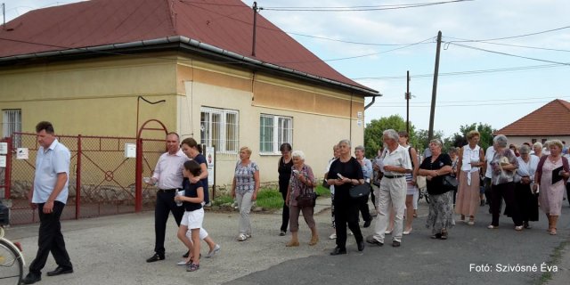 2017 Temetői harangláb és az áthelyezett keresztek megáldása