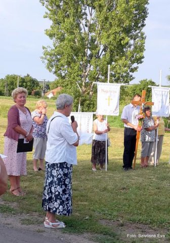 2017 Temetői harangláb és az áthelyezett keresztek megáldása