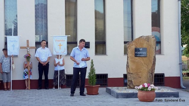 2017 Temetői harangláb és az áthelyezett keresztek megáldása