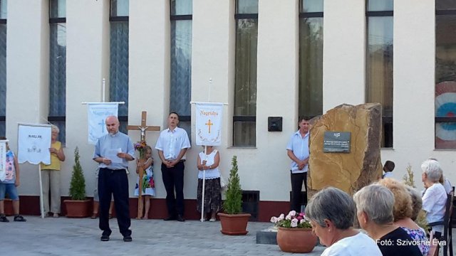 2017 Temetői harangláb és az áthelyezett keresztek megáldása