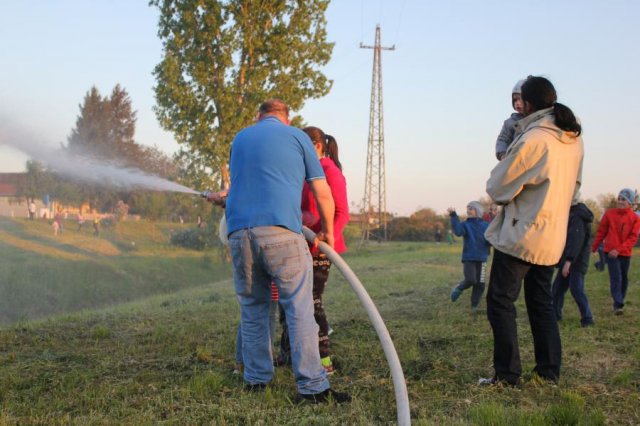 2017 Szent Iván éji tűzgyújtás, Májusfa állítás