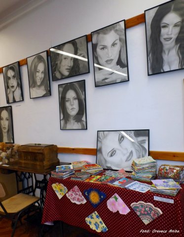 Egyedi tárgyak, gyűjtemények kiállítása