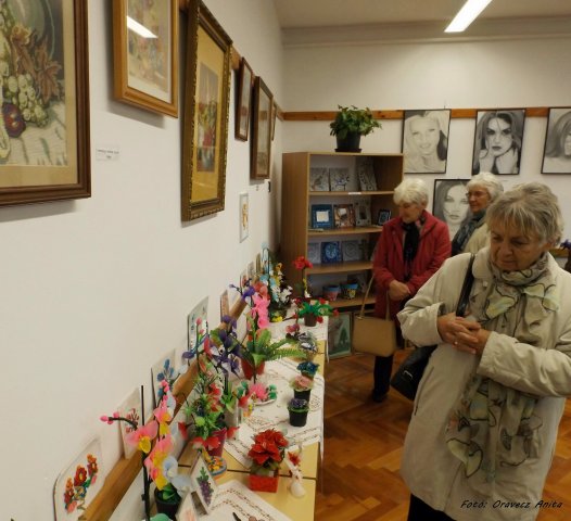 Egyedi tárgyak, gyűjtemények kiállítása