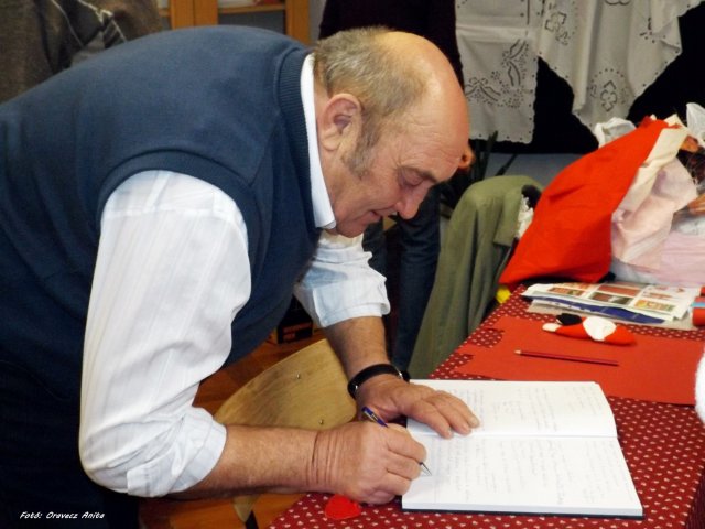 Egyedi tárgyak, gyűjtemények kiállítása