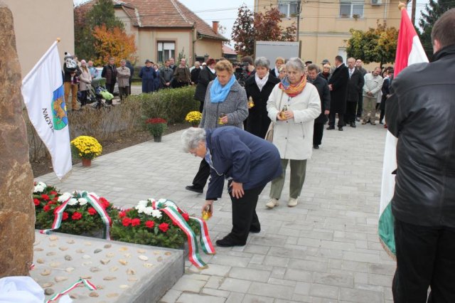 2016-1956-os megemlékezés, emlékmű átadása