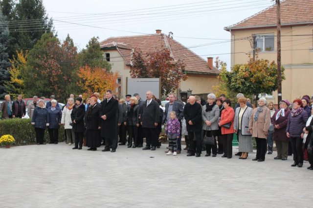 2016-1956-os megemlékezés, emlékmű átadása