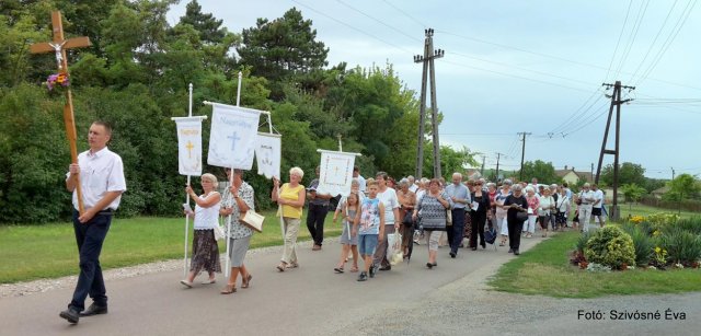 2017 Temetői harangláb és az áthelyezett keresztek megáldása